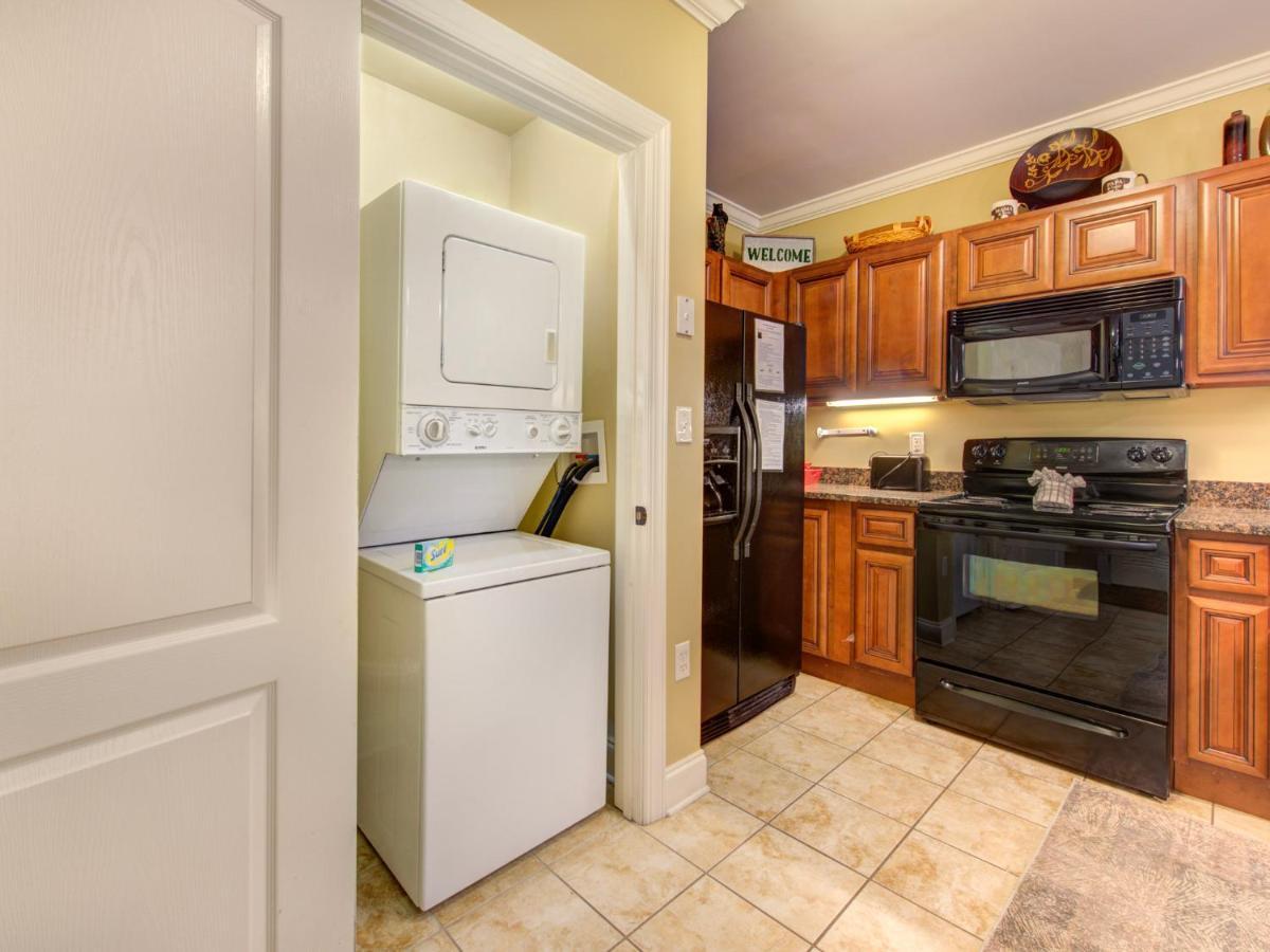 City Bear, 2Br, Pool, Spa, Downtown Gatlinburg, Sleeps 6 Lägenhet Exteriör bild