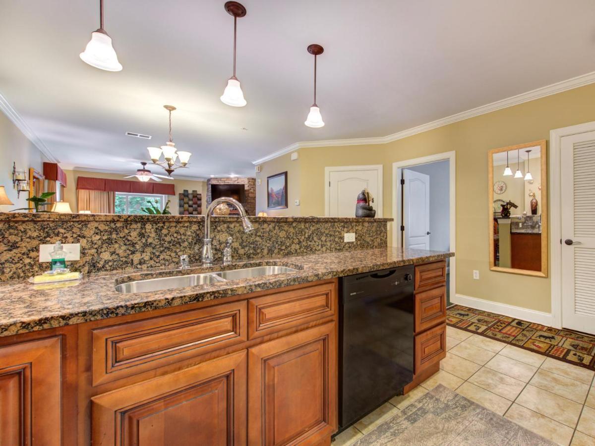 City Bear, 2Br, Pool, Spa, Downtown Gatlinburg, Sleeps 6 Lägenhet Exteriör bild
