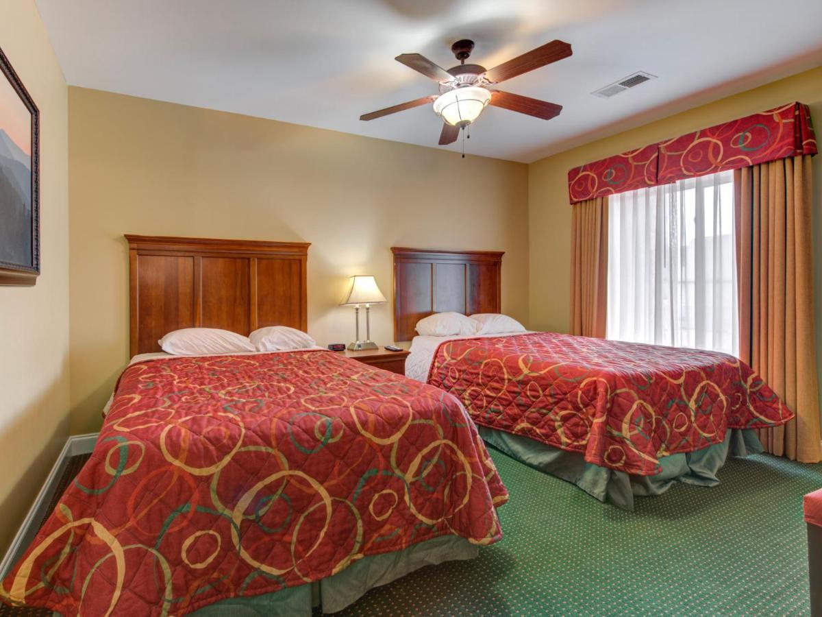City Bear, 2Br, Pool, Spa, Downtown Gatlinburg, Sleeps 6 Lägenhet Exteriör bild