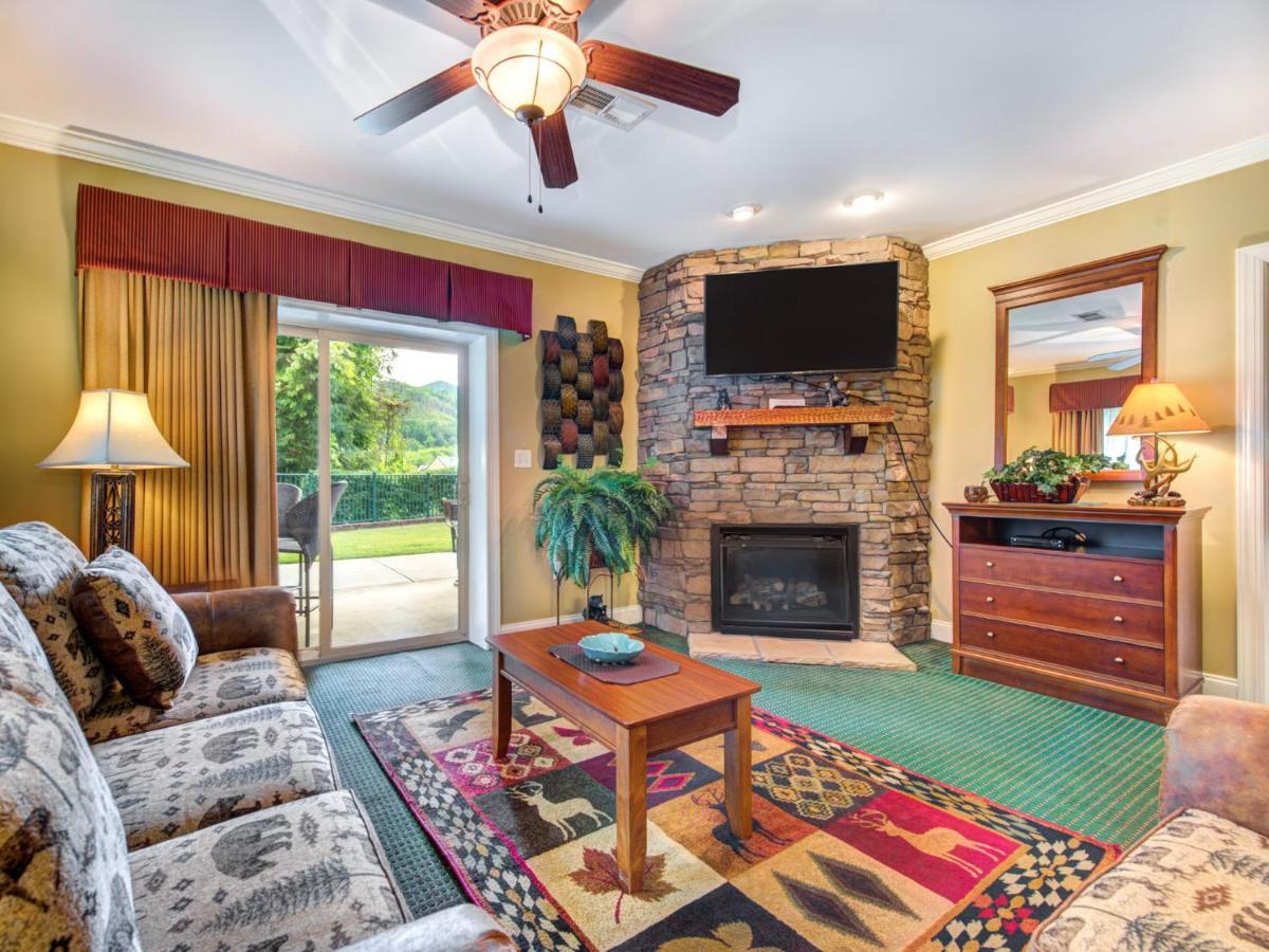 City Bear, 2Br, Pool, Spa, Downtown Gatlinburg, Sleeps 6 Lägenhet Exteriör bild